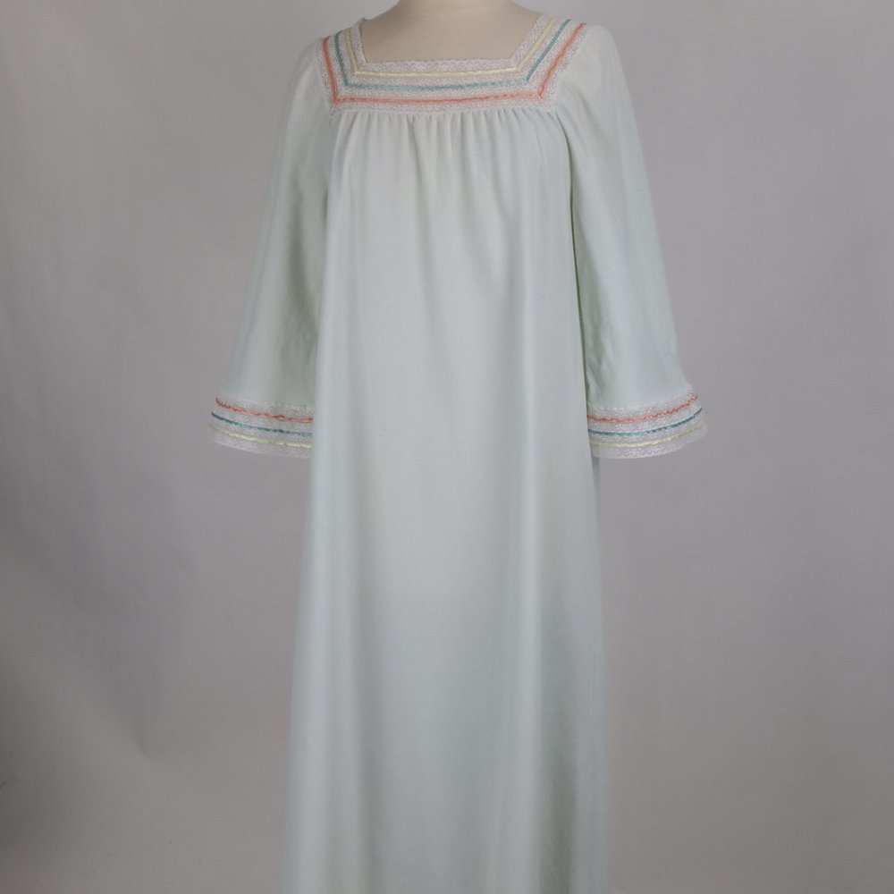 ❄️ Vtg Givenchy Intimates White Fleece Lace Long Nightgown Lounger Dress Caftan